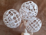 BOMBKI SZYDEŁKOWE RĘCZNIE ROBIONE 3 szt (2) 