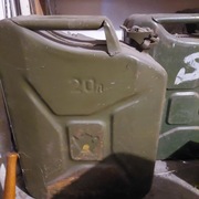 Metalowy kanister wojskowy 20L – zielony, stalowy