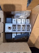 Rozłącznik izolacyjny Hager 4P 125A z widoczną przerwą HAE412