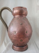 Duży miedziany sygnowany dzban 