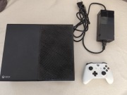 Konsola Xbox One 1TB mod.1540 +Pad i okablowanie 