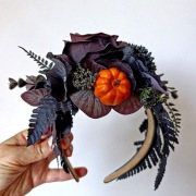 Opaska na głowę z motywem róż i dyń na Halloween, czarna paproć, eukaliptus