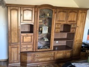 Meblościanka, drewniane fronty. 