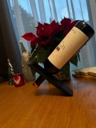 Lewitujący stojak na wino 