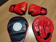 Nowy zestaw bokserski dla dzieci – rękawice + łapki trenera