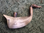 Zabytkowa tabakiera myśliwego z XIX wieku.