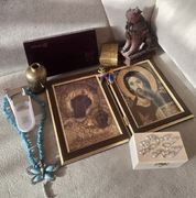 Bibeloty ze zdjęcia, ikona, wisiorek, szkatułki, wazonik, figurka, magnes.