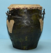 Bęben afrykański wydrążony w drewnie