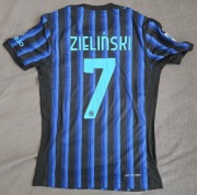 Piotr Zieliński koszulka z oryginalnym autografem Inter 2025-2026