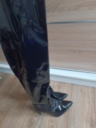 Czarne kozaki na szpilce 