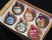 bombki prl szklane kolorowe bańki kształtki  ozdoby choinkowe koszyczki 