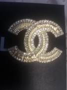 Broszka Chanel  logowana 