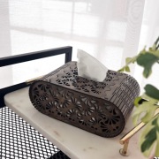 Drewniane pudełko na chusteczki LUMI – ażurowy wzór