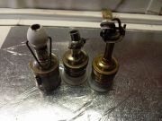 Porządki domowe stare oprawki do lampy 