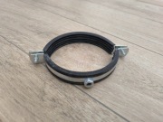 Uchwyt obejma ocynk do rur 106 - 111 mm 4 cale z gumą