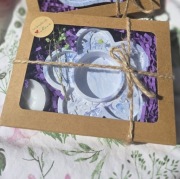 Gipsowy świecznik w kształcie kwiatka pomysł na prezent handmade