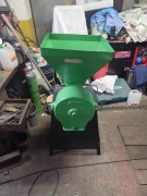 Śrutownik młynek do zboża 