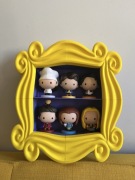 Kolekcjonerska półka na figurki Friends McDonalds - Ramka do złożenia