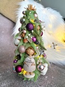 Choinka na stół z suszonych roślin i kwiatów 