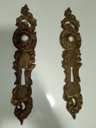 Stare klamki mosiężne w stylu barokowym 