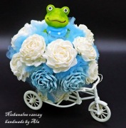 Rower rowerek róże różyczki rowerek z różami żabka