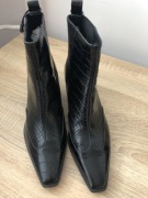 Sprzedam czarne botki Zara 40