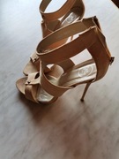 Przepiękne sandałki 