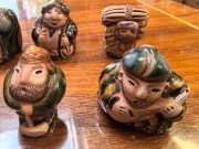 Figurki, ceramika, emalia, stroje ludowe, Tajikistan.