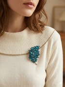 Vintage Broszka Liść Turkusowa – Blask Glamour Retro