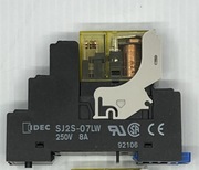 Przekaźnik cewka 24VDC , styki  2 x 8A/230V