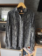 Damska koszula w zwierzęcy wzór Hugo Boss M 