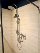 Zestaw prysznicowy z baterią, deszczownica i słuchawka