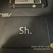 Dysk SSD Sh. 512GB 100% wydajny i bez błedów z plombą na obudowie.