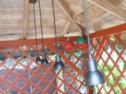 Lampa wisząca metalowa z żarówką led GU10.