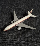 Samolot model Boeing B 777 Malaysia Airlines, metalowy 