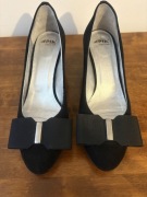 APIA czółenka 39 czarne zamszowe kokarda eleganckie NOWE