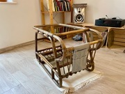 stolik ratanowy ze szklanym blatem i półką