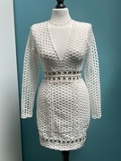 Biała ażurowa letnia sukienka długi rękaw koronka głęboki dekolt