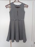 PRIMARK ŚLICZNA SUKIENKA W PASKI 9-10 LAT 140