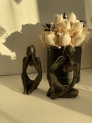 Figurka betonowa złoto–czarna