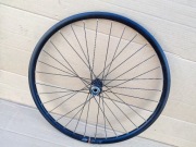 KTM - ładne tylne koło na tarczówę, bez osi