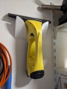 Uchwyt ścienny do myjki okien Kärcher – stabilny wieszak