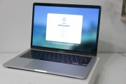 MacBook Pro 13,3" M2 / 256 GB / 16 GB / Bardzo dobry stan
