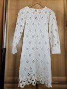 Biała sukienka przed kolana wyszywana angielska koronka wiosna lato 36 S