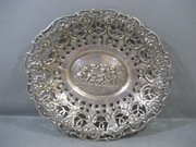 Przedwojenna Patera Srebrna . Waga 145 gr.  17 x 15 cm