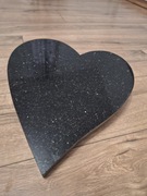 Serce z naturalnego kamienia – ozdoba na grób / pomnik