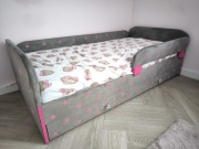 Łóżko dziecięce 160 x 80 tapicerowane z materacem i szufladą