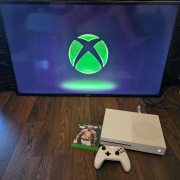 Microsoft Xbox One S 500 GB + Pad + Gra UFC 3 – Zestaw 100% Sprawny!