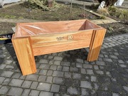 Donica wysoka drewniana na nogach, skrzynia