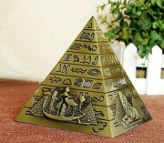 METALOWY MODEL PIRAMIDA EGIPSKA NOWY